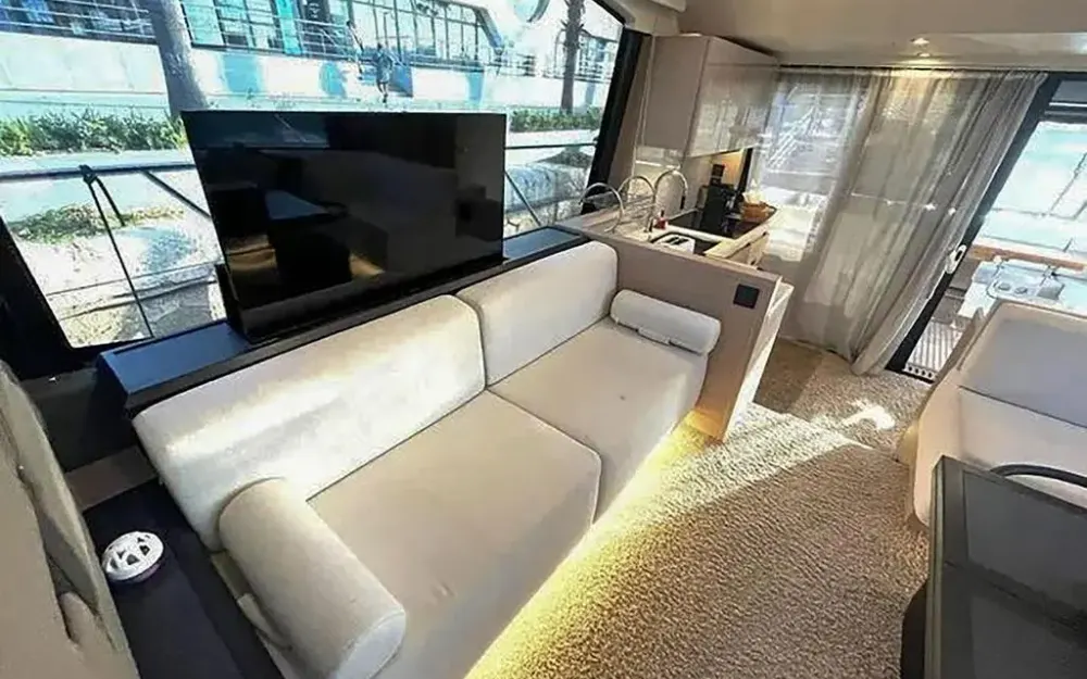 slider 24 Beneteau Monte Carlo 52