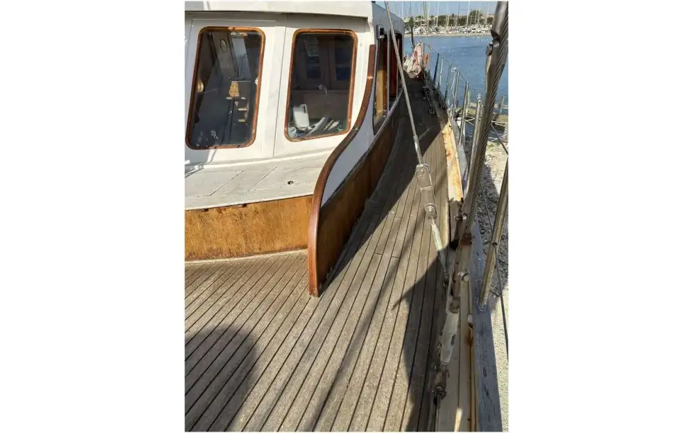 slider 9 Custom Ketch