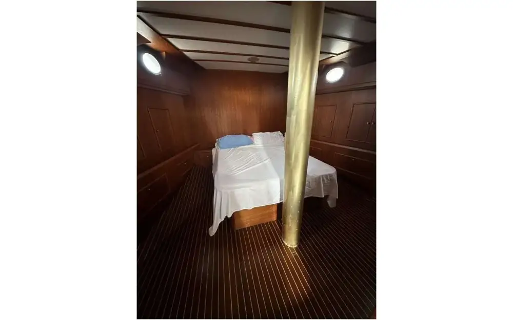 slider 5 Custom Ketch