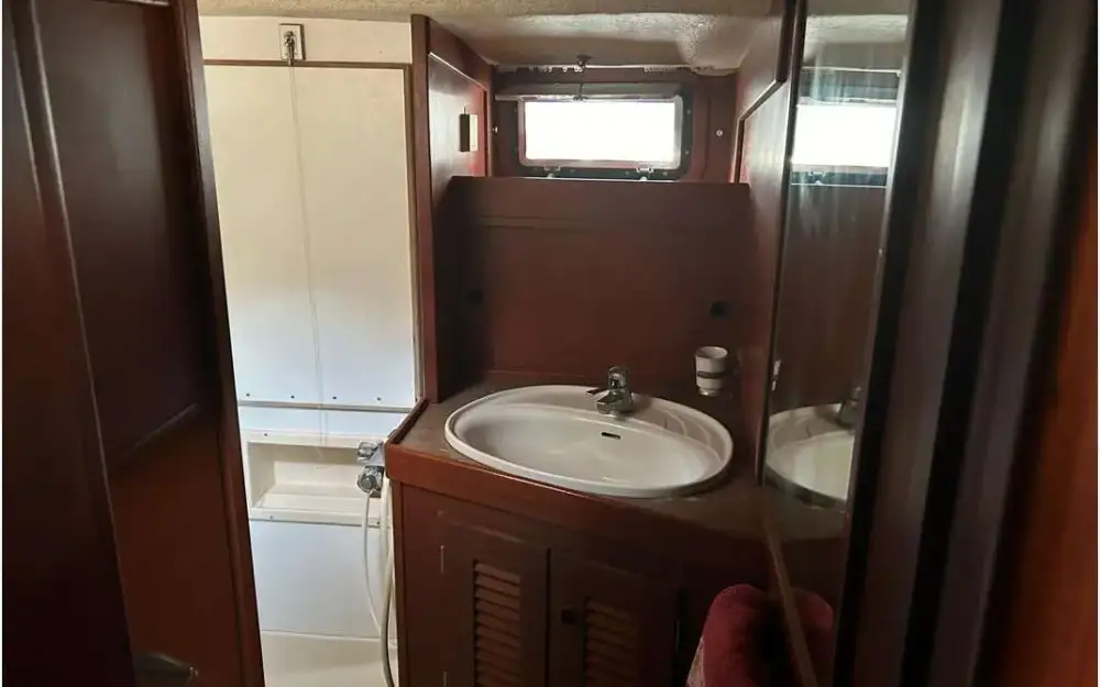 slider 12 Hallberg Rassy  49