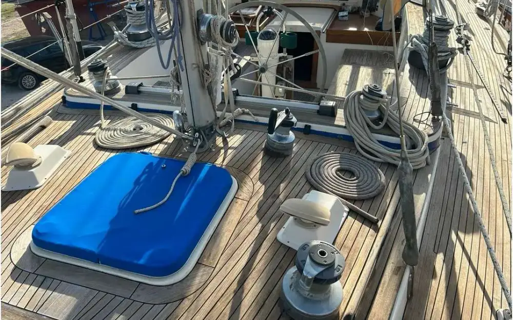 slider 5 Hallberg Rassy  49