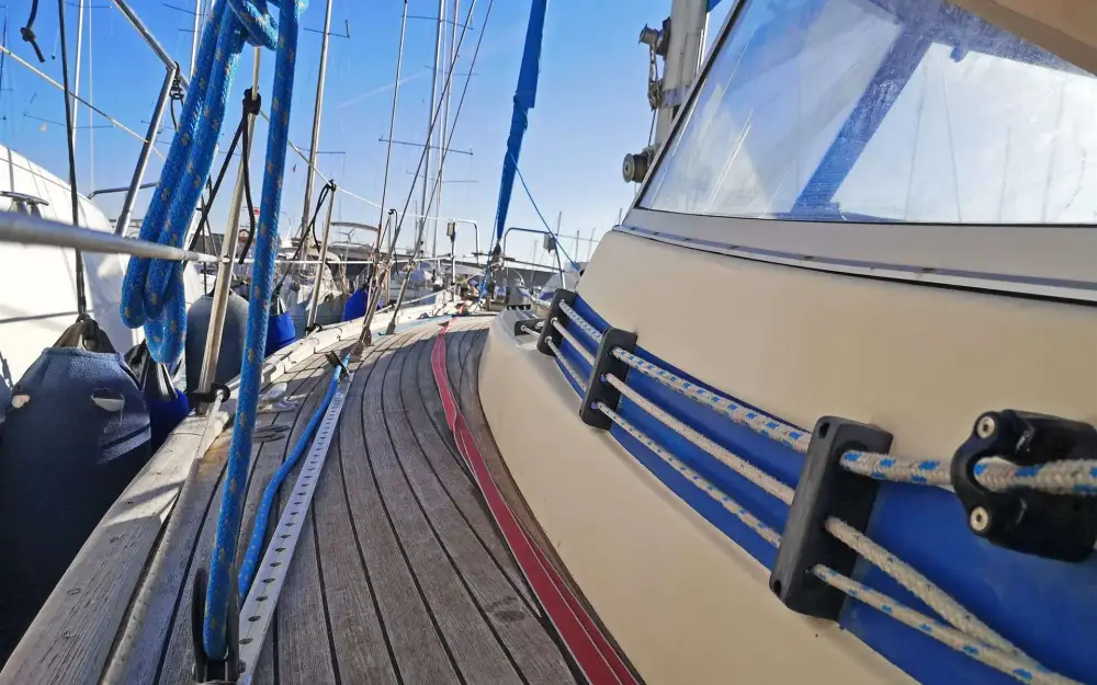 slider 20 Hallberg Rassy  352