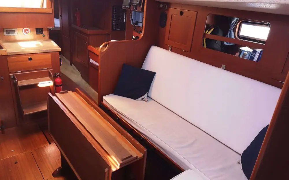 slider 21 Hallberg Rassy  352