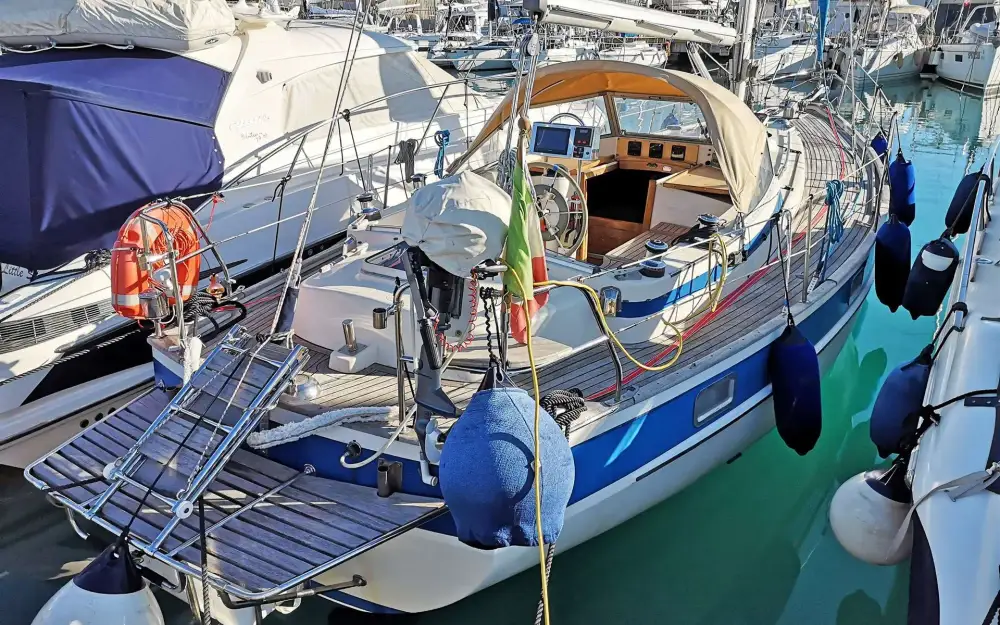 slider 23 Hallberg Rassy  352