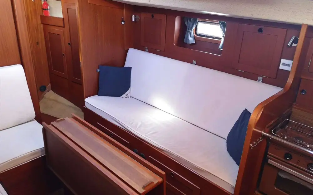 slider 2 Hallberg Rassy  352