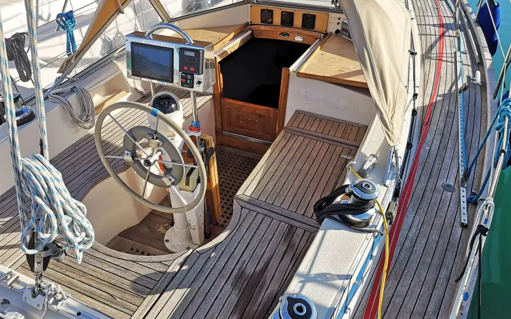 slider 5 Hallberg Rassy  352