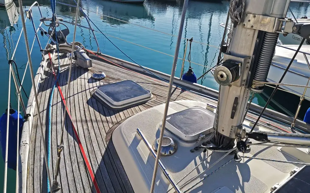 slider 7 Hallberg Rassy  352