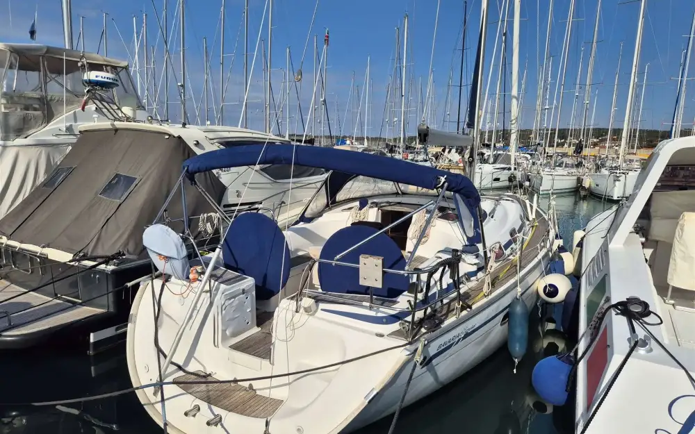 slider 0 Bavaria 42 cruiser