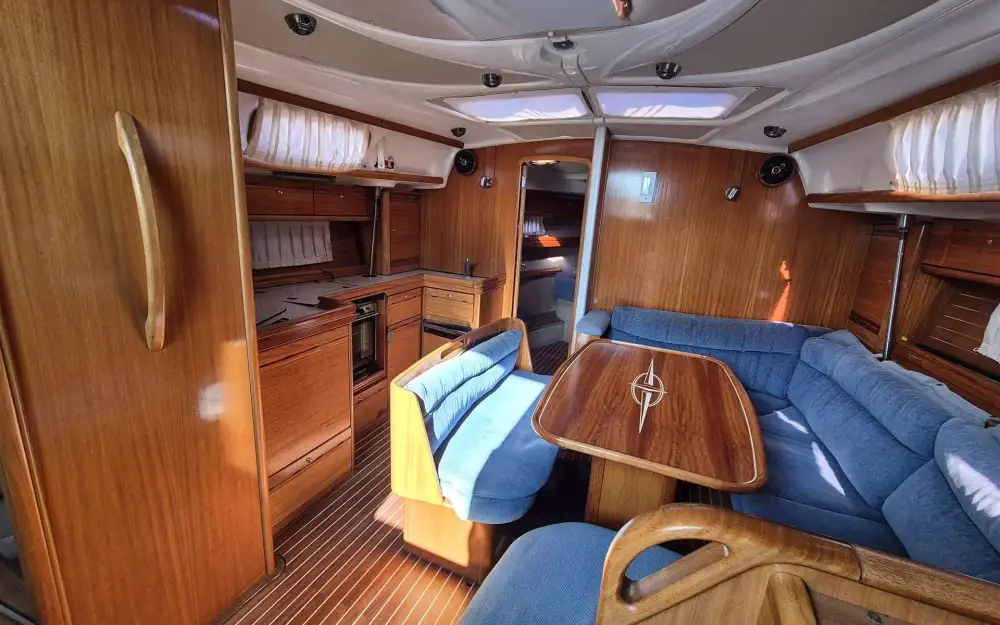 slider 3 Bavaria 42 cruiser
