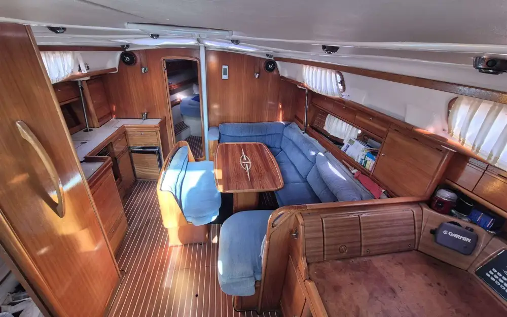 slider 4 Bavaria 42 cruiser
