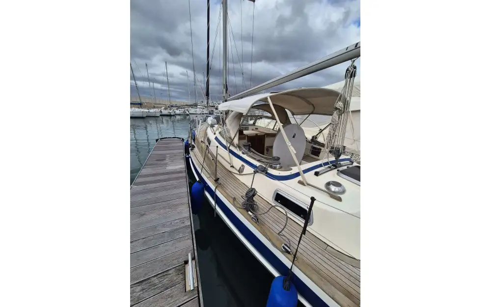 slider 10 Hallberg Rassy  36