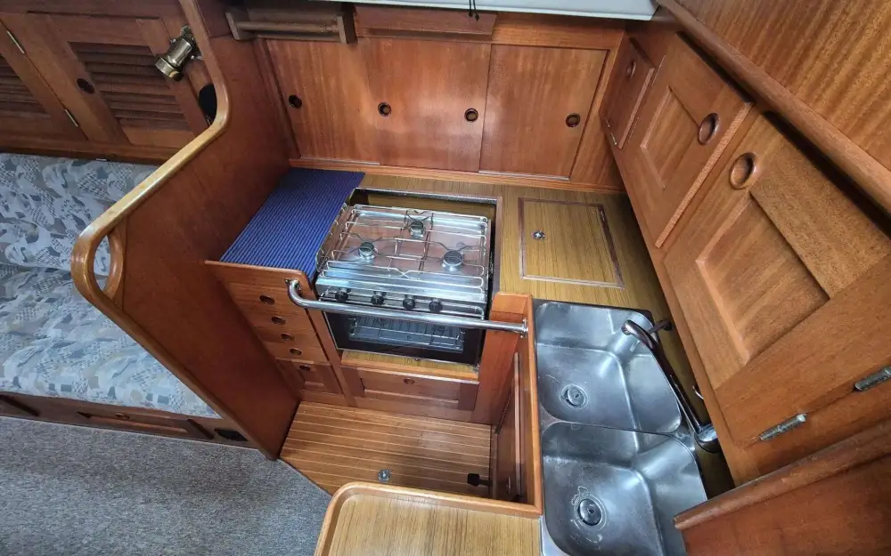 slider 13 Hallberg Rassy  36