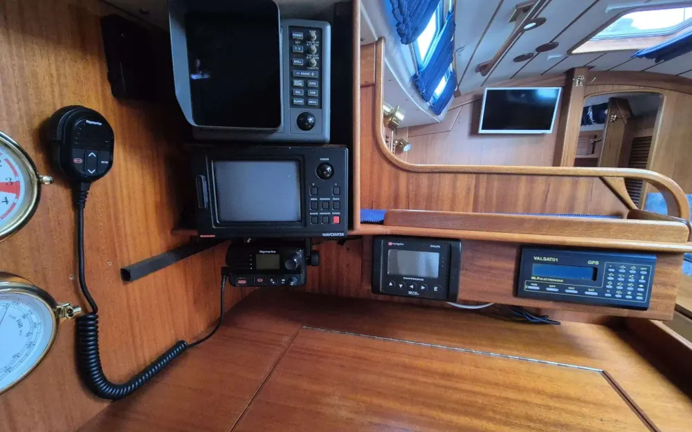 slider 15 Hallberg Rassy  36