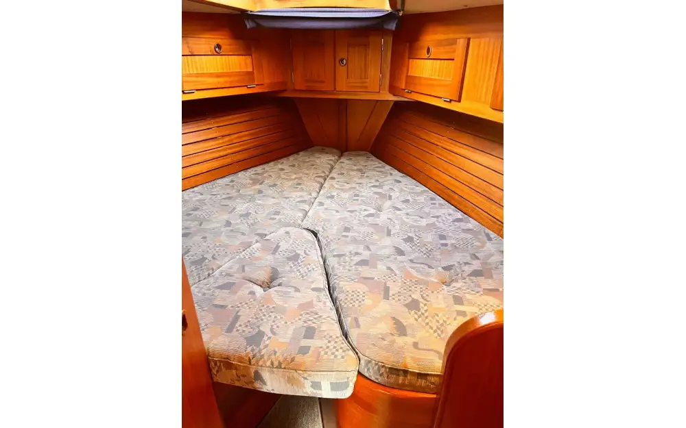 slider 22 Hallberg Rassy  36