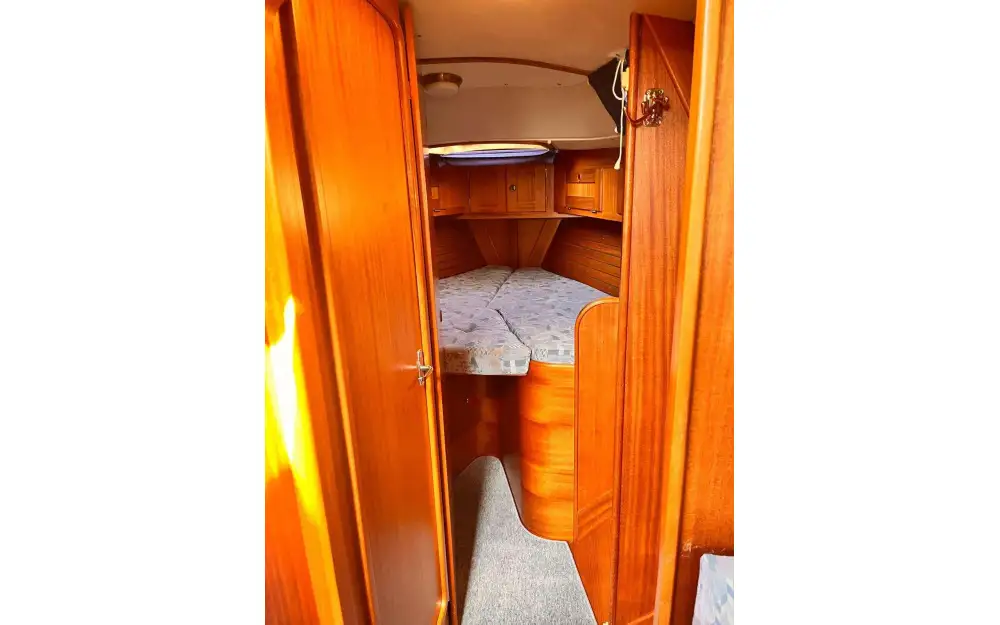 slider 23 Hallberg Rassy  36