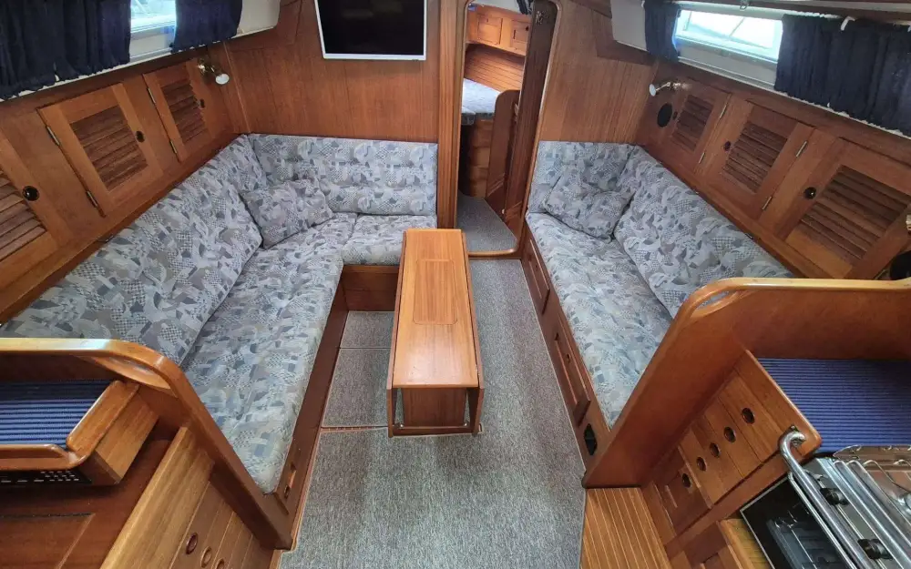 slider 2 Hallberg Rassy  36