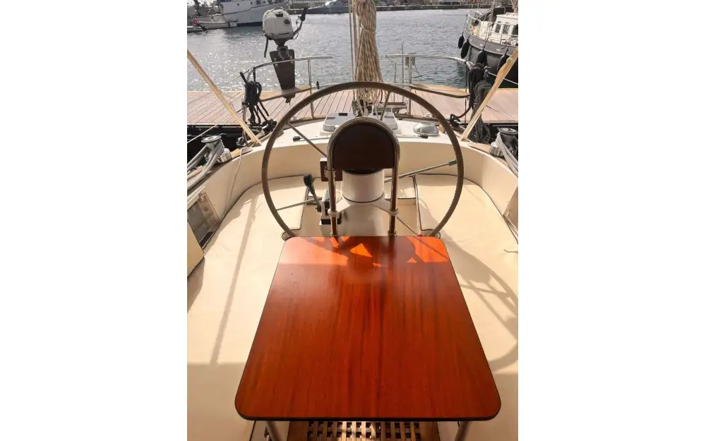 slider 4 Hallberg Rassy  36