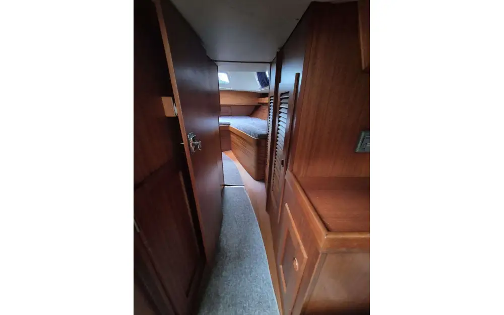 slider 7 Hallberg Rassy  36