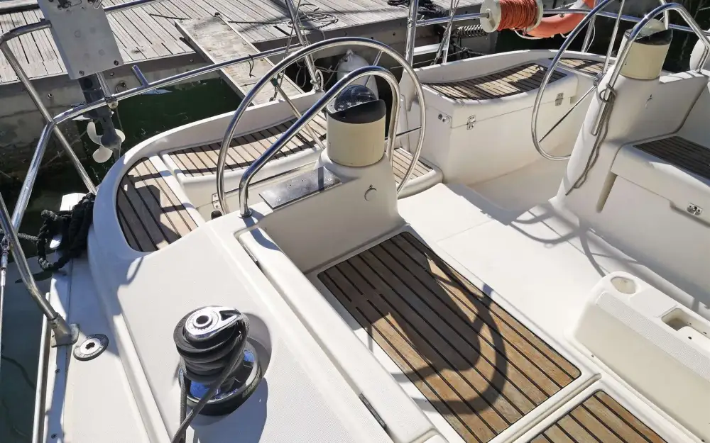 slider 15 Jeanneau Sun Odyssey 40