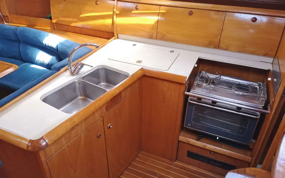 slider 1 Jeanneau Sun Odyssey 40