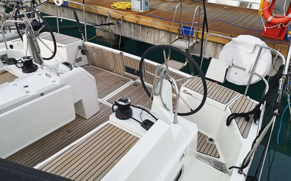 slider 16 Jeanneau Sun Odyssey 440
