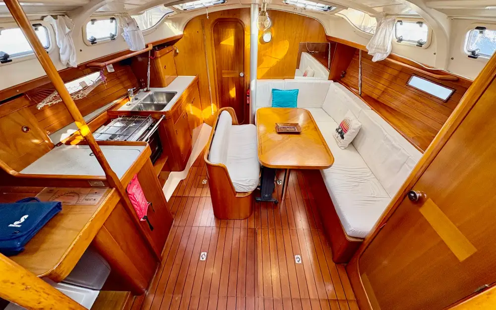 slider 14 Beneteau Oceanis 370