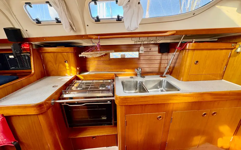 slider 16 Beneteau Oceanis 370