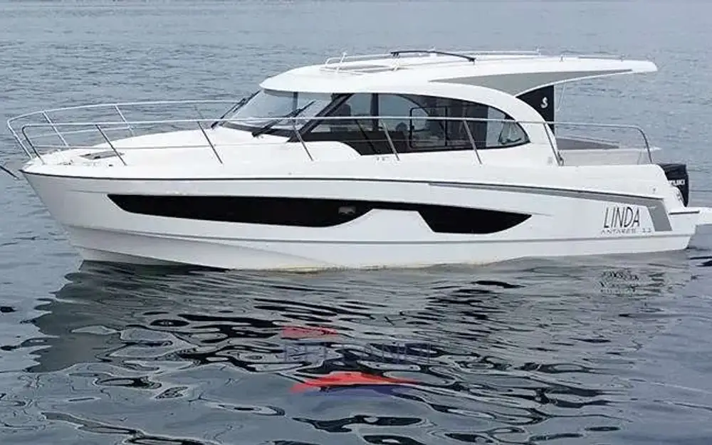 slider 0 Beneteau Antares 11