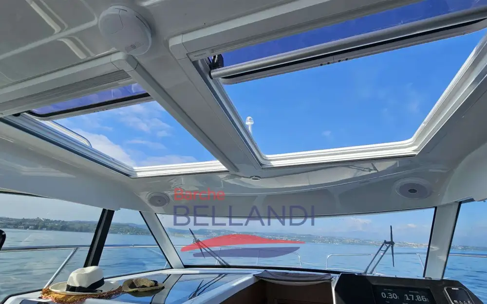 slider 3 Beneteau Antares 11