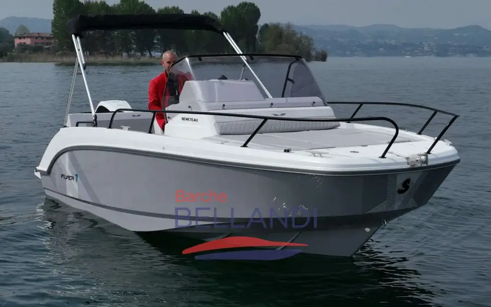 slider 1 Beneteau Flyer 7 SUNdeck