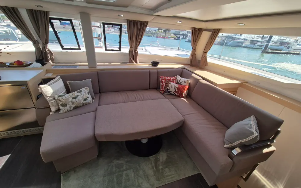 slider 20 Fountaine Pajot Tanna 47