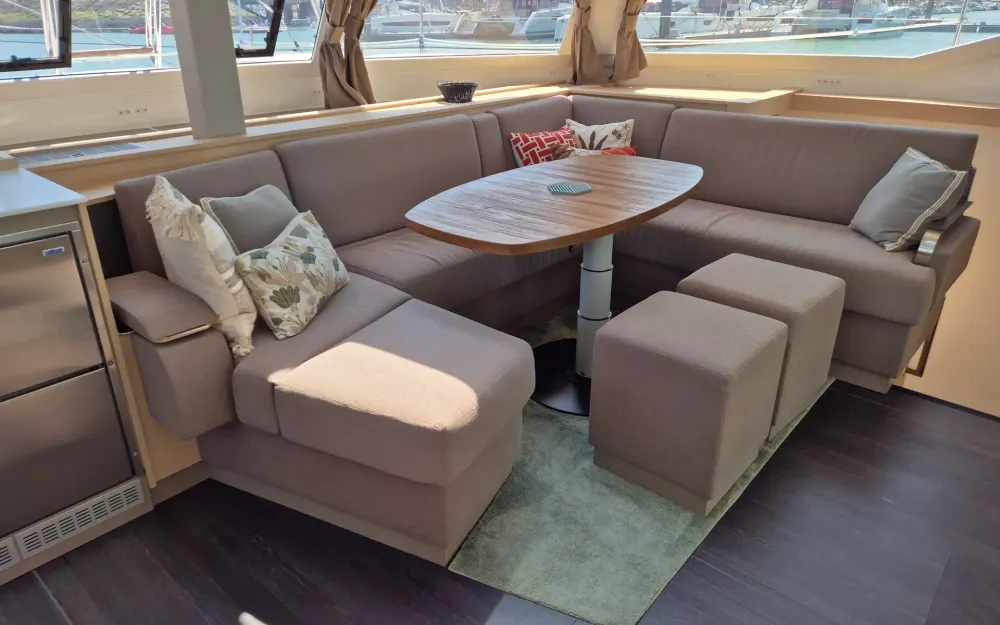 slider 9 Fountaine Pajot Tanna 47