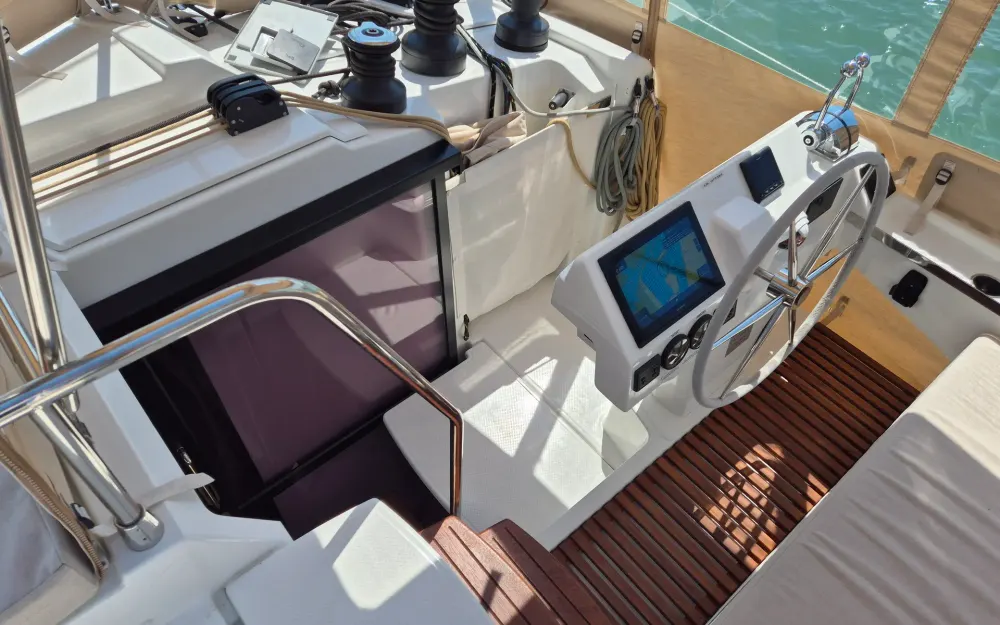 slider 2 Fountaine Pajot Tanna 47