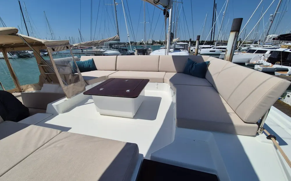 slider 25 Fountaine Pajot Tanna 47