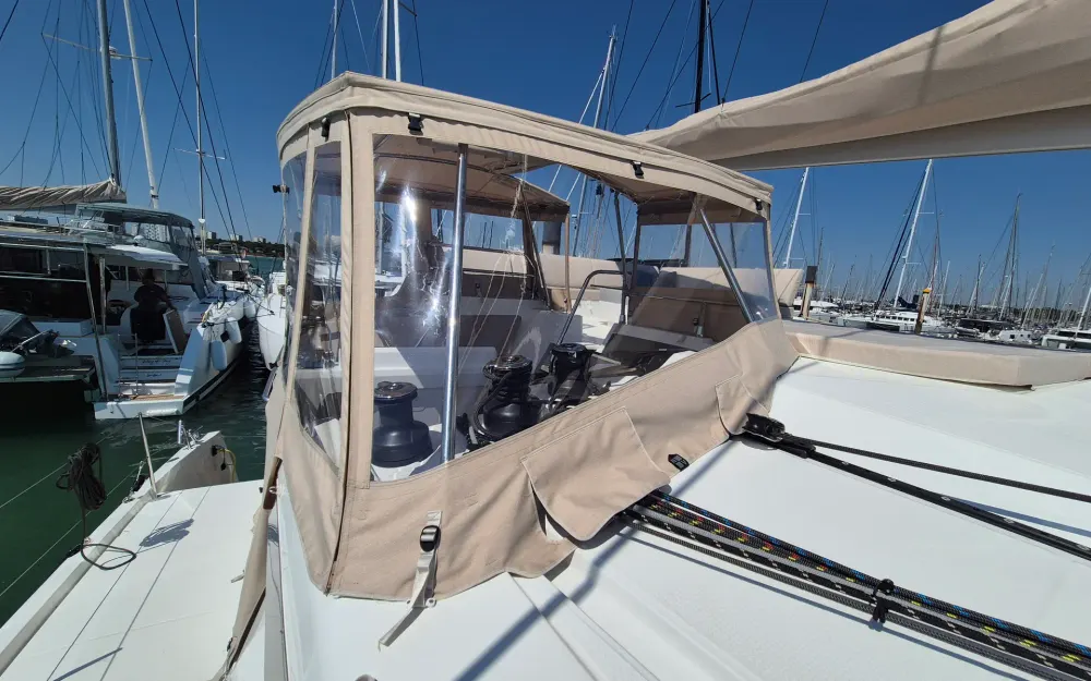 slider 1 Fountaine Pajot Tanna 47