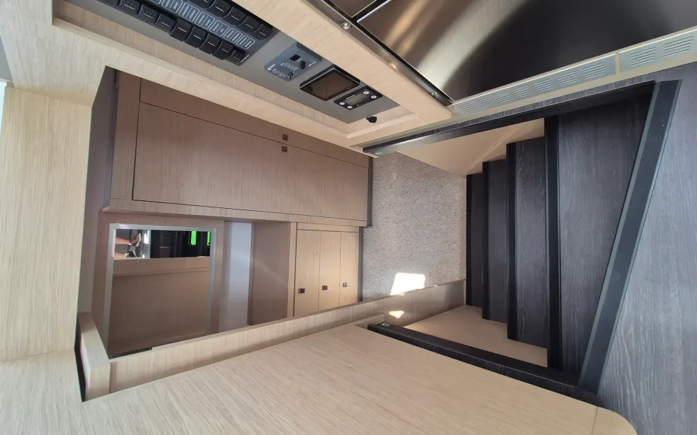 slider 13 Fountaine Pajot Tanna 47