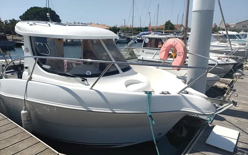 slider 9 Arvor 215