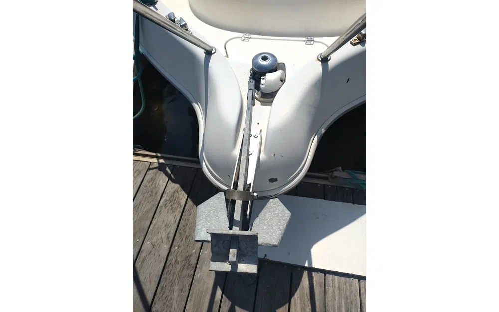 slider 11 Arvor 215