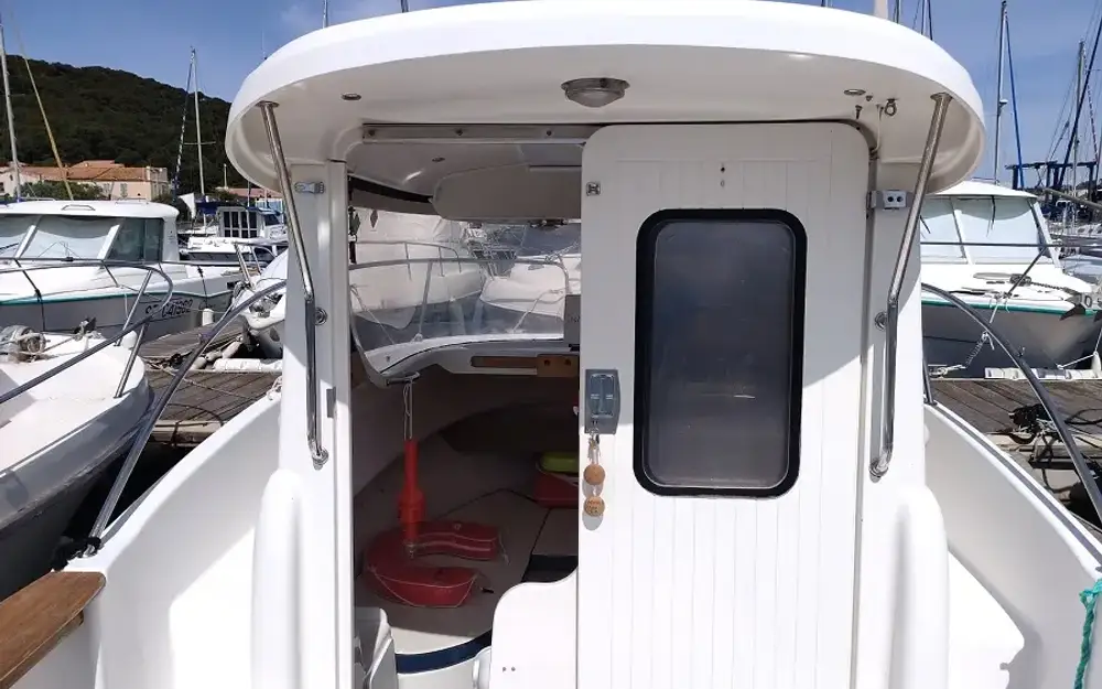 slider 11 Arvor 215