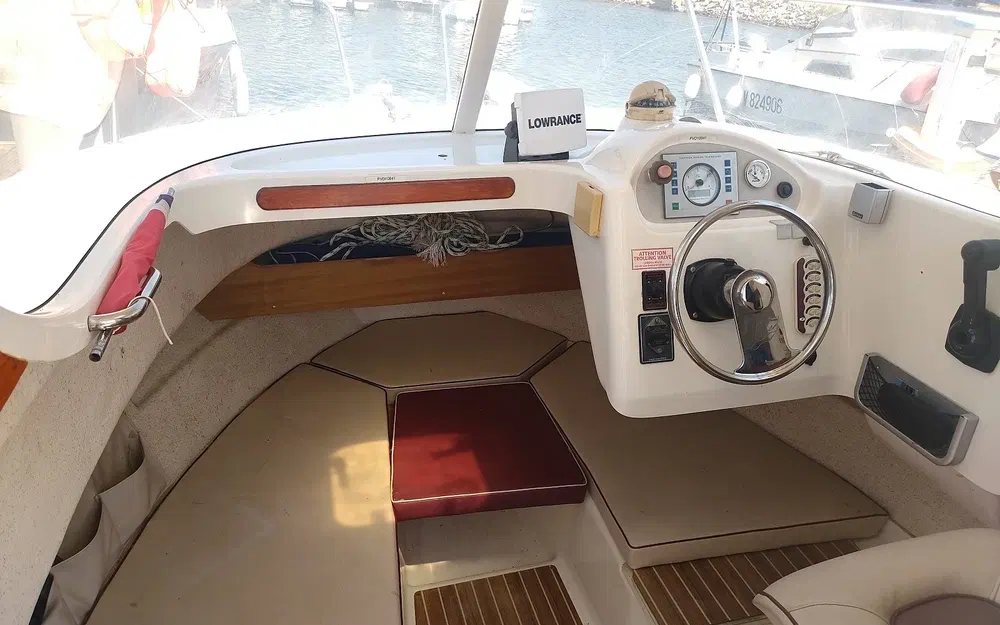 slider 12 Arvor 215