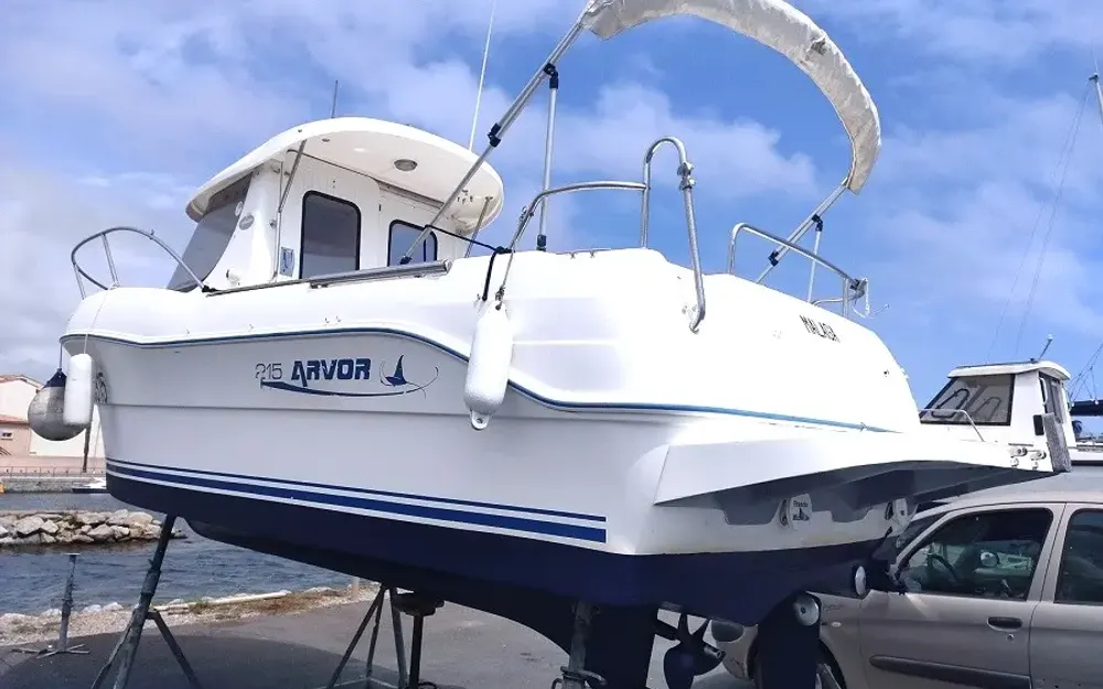 slider 16 Arvor 215