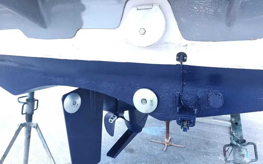 slider 19 Arvor 215