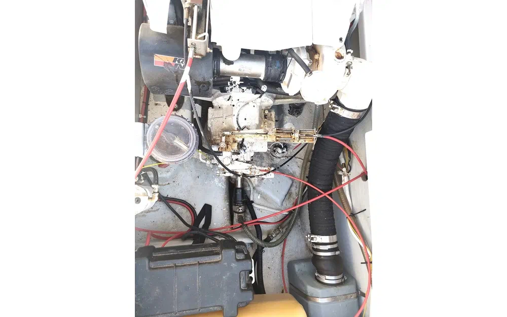 slider 27 Arvor 215