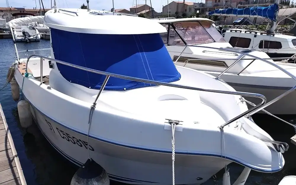 slider 2 Arvor 215