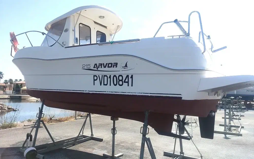 slider 3 Arvor 215