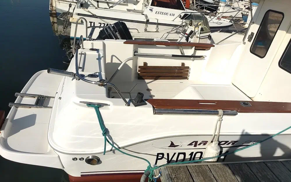 slider 6 Arvor 215