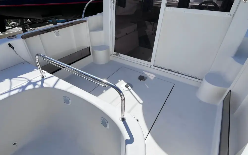 slider 3 Pacific Craft  560 Pilothouse