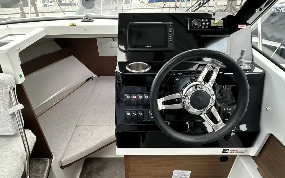 slider 18 Jeanneau Merry Fisher 795 Serie 2