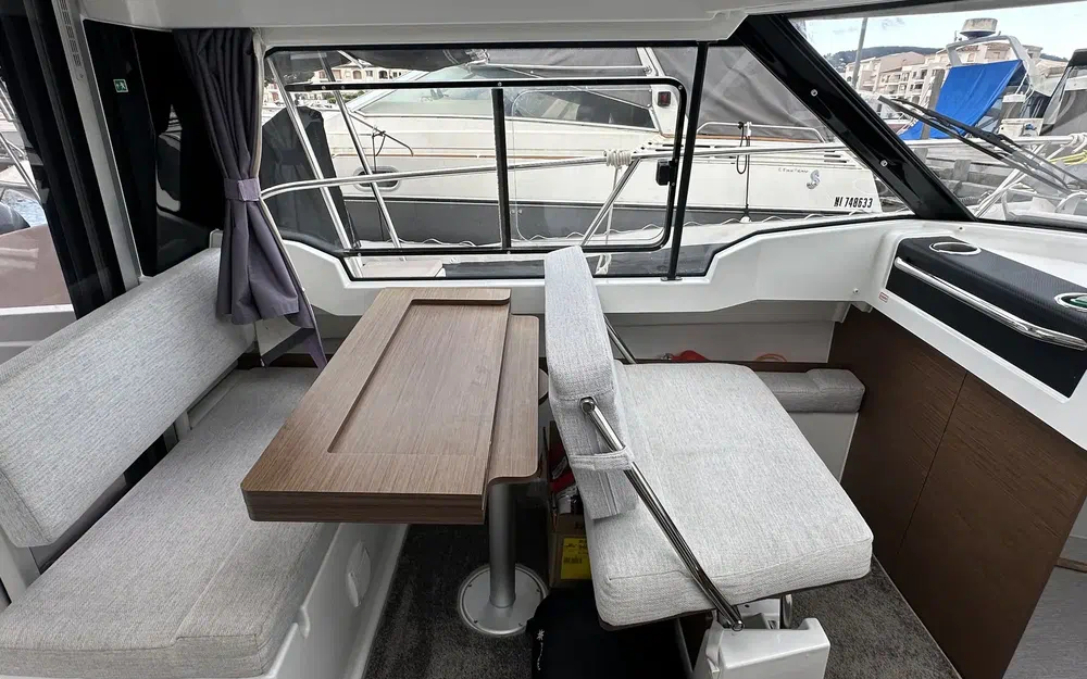slider 23 Jeanneau Merry fisher 795 S2