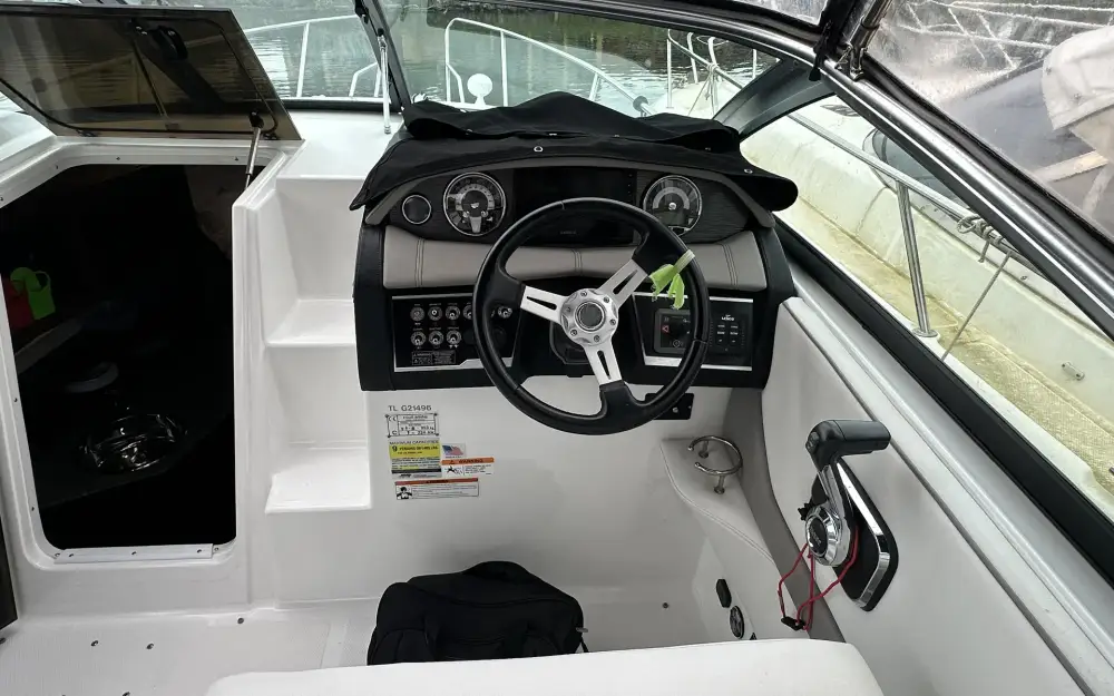 slider 10 Four Winns Vista 255